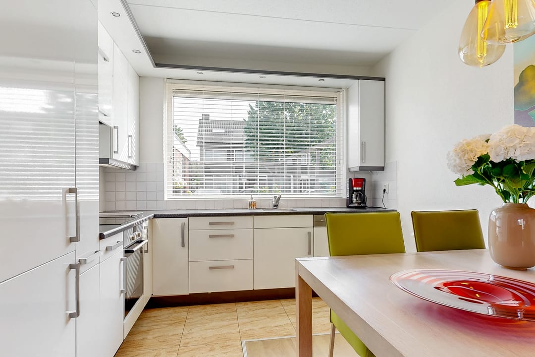 Photo 7 of Schweitzerstraat 48