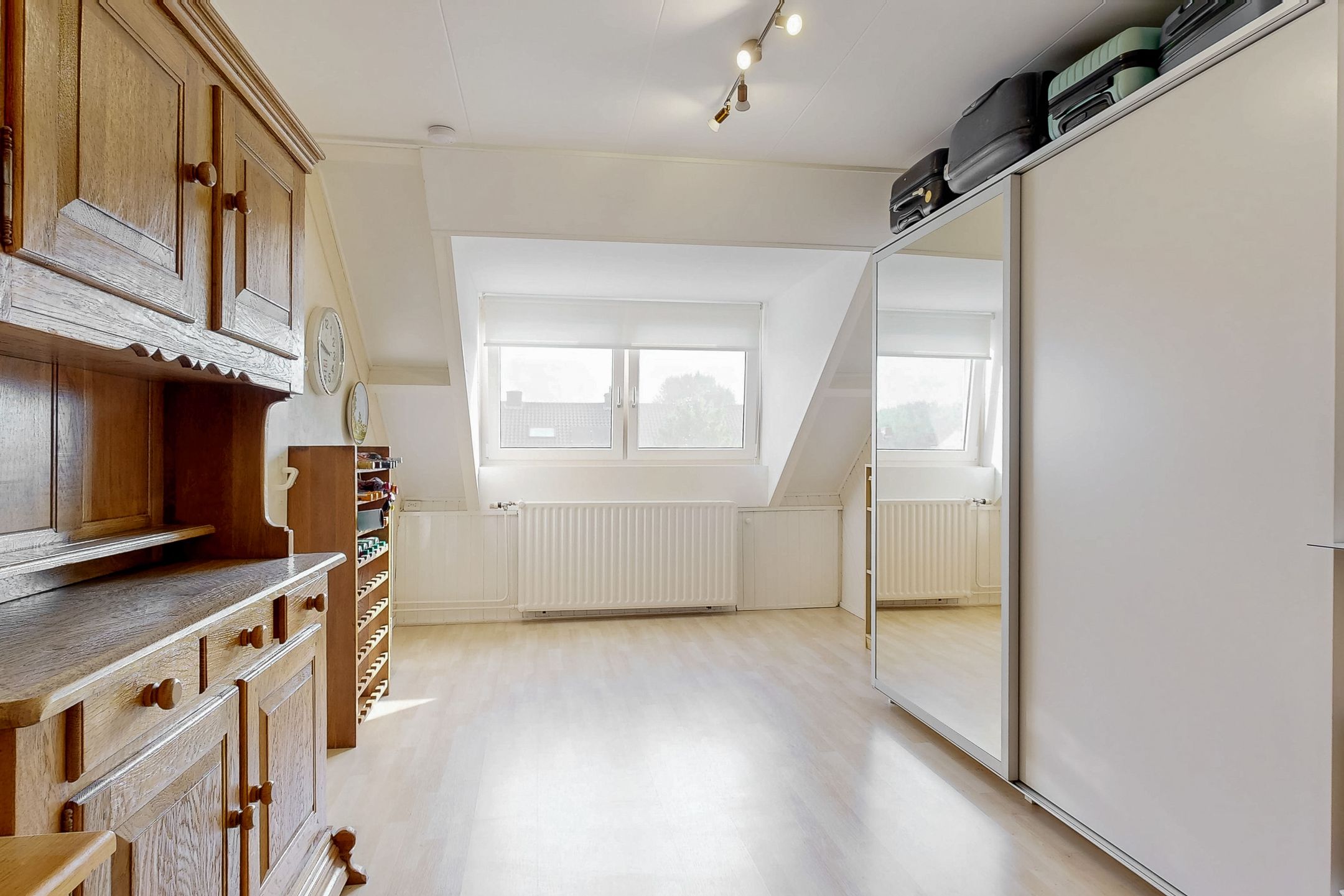 Photo 21 of Schweitzerstraat 48