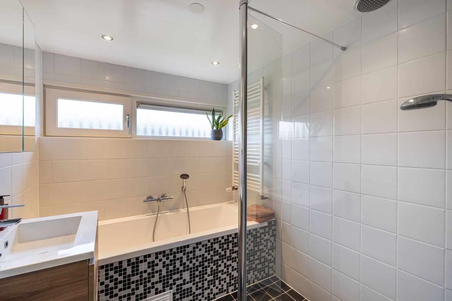 Foto 20 van Adriatischestraat 15