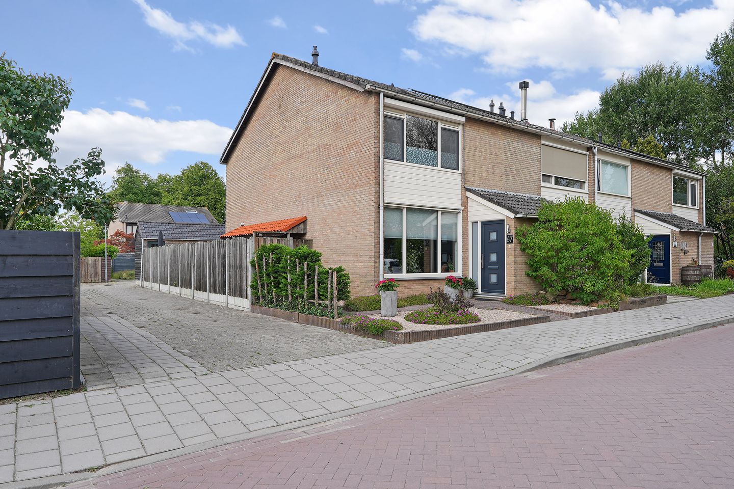 Foto 1 van Esdoornstraat 67