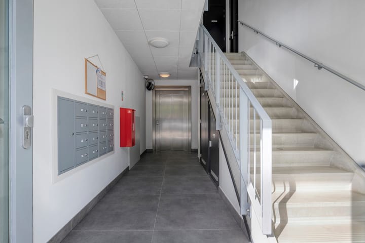 Foto 8 van Muiderstraat 49