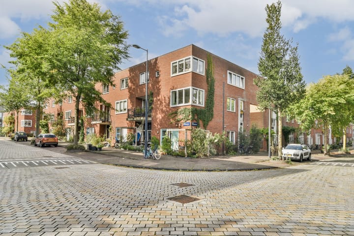 Foto 11 van Peter Martensstraat 45