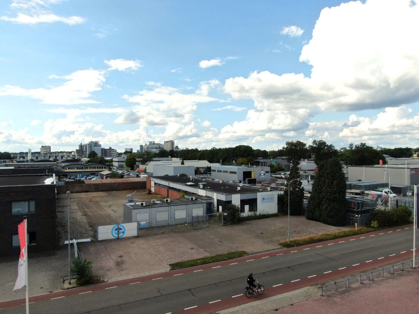 Bekijk foto 2 van Kapitein Nemostraat 12