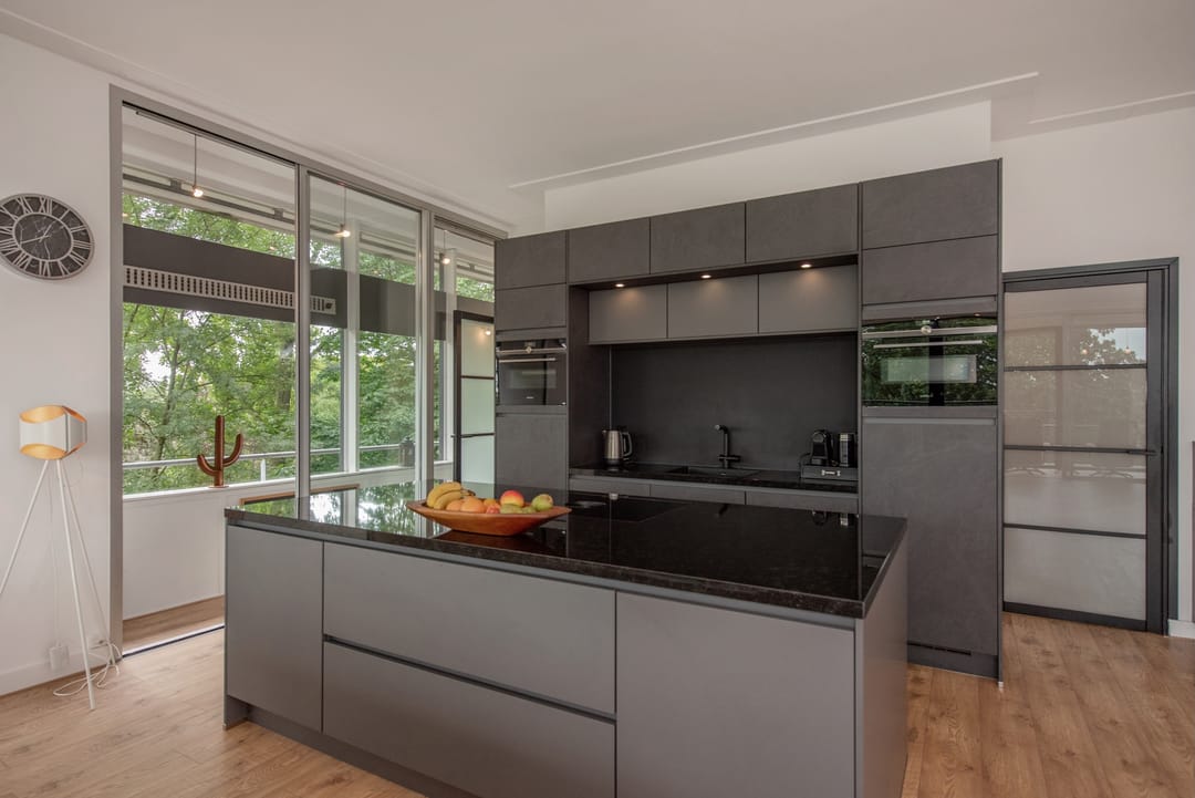 Foto 2 van Sir Winston Churchillln 283-F016