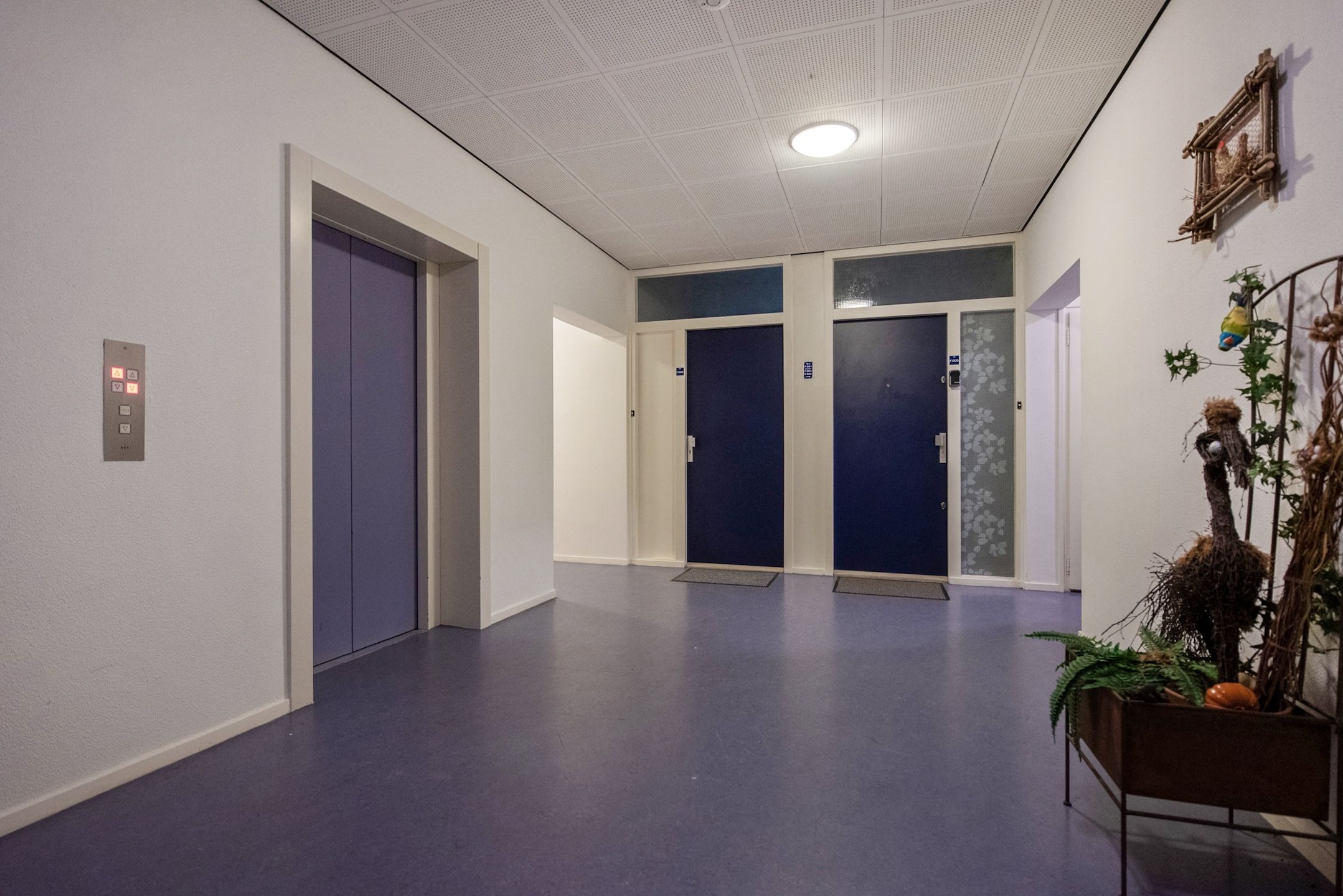 Foto 6 van Sir Winston Churchillln 283-F016