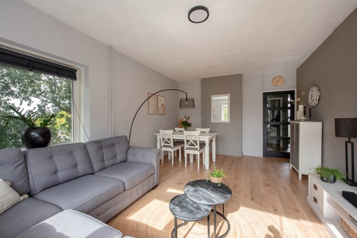 Foto 11 van Burgemeester Caan van Necklaan 634