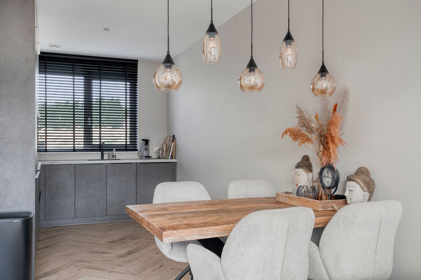 Photo 10 of Topaas 6