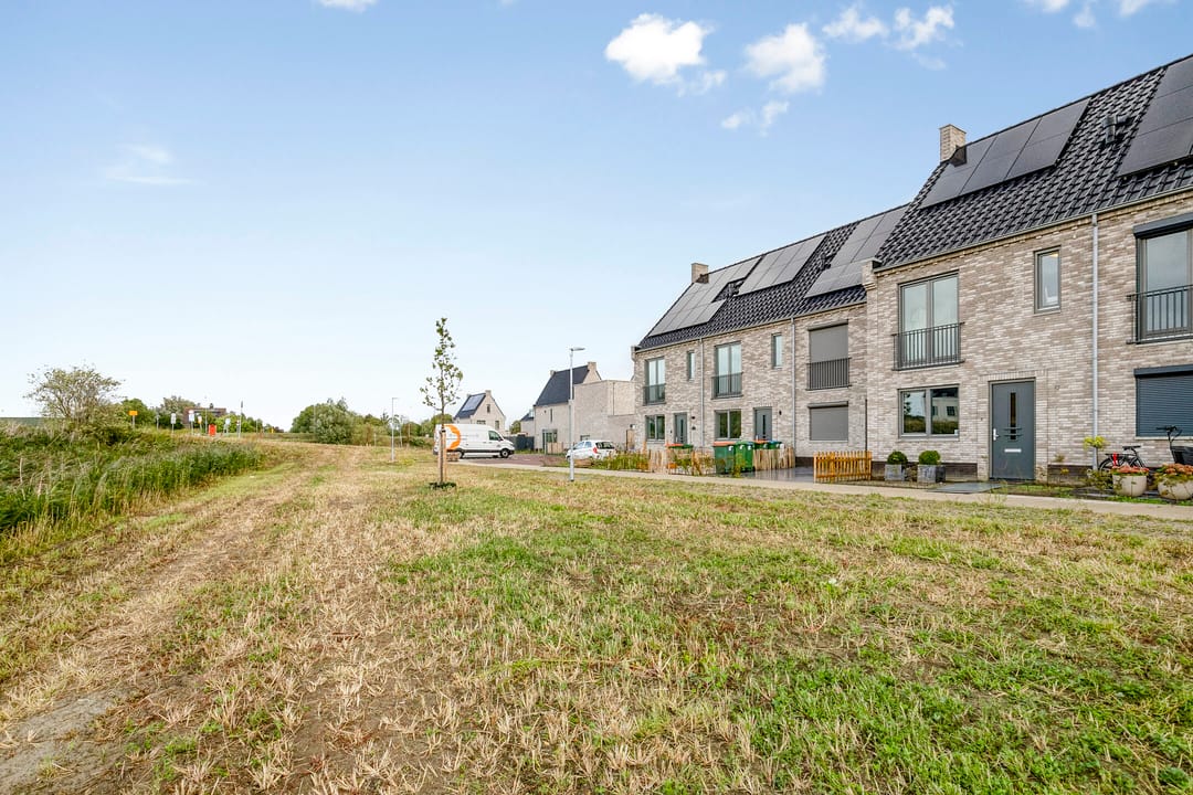 Photo 26 of Topaas 6