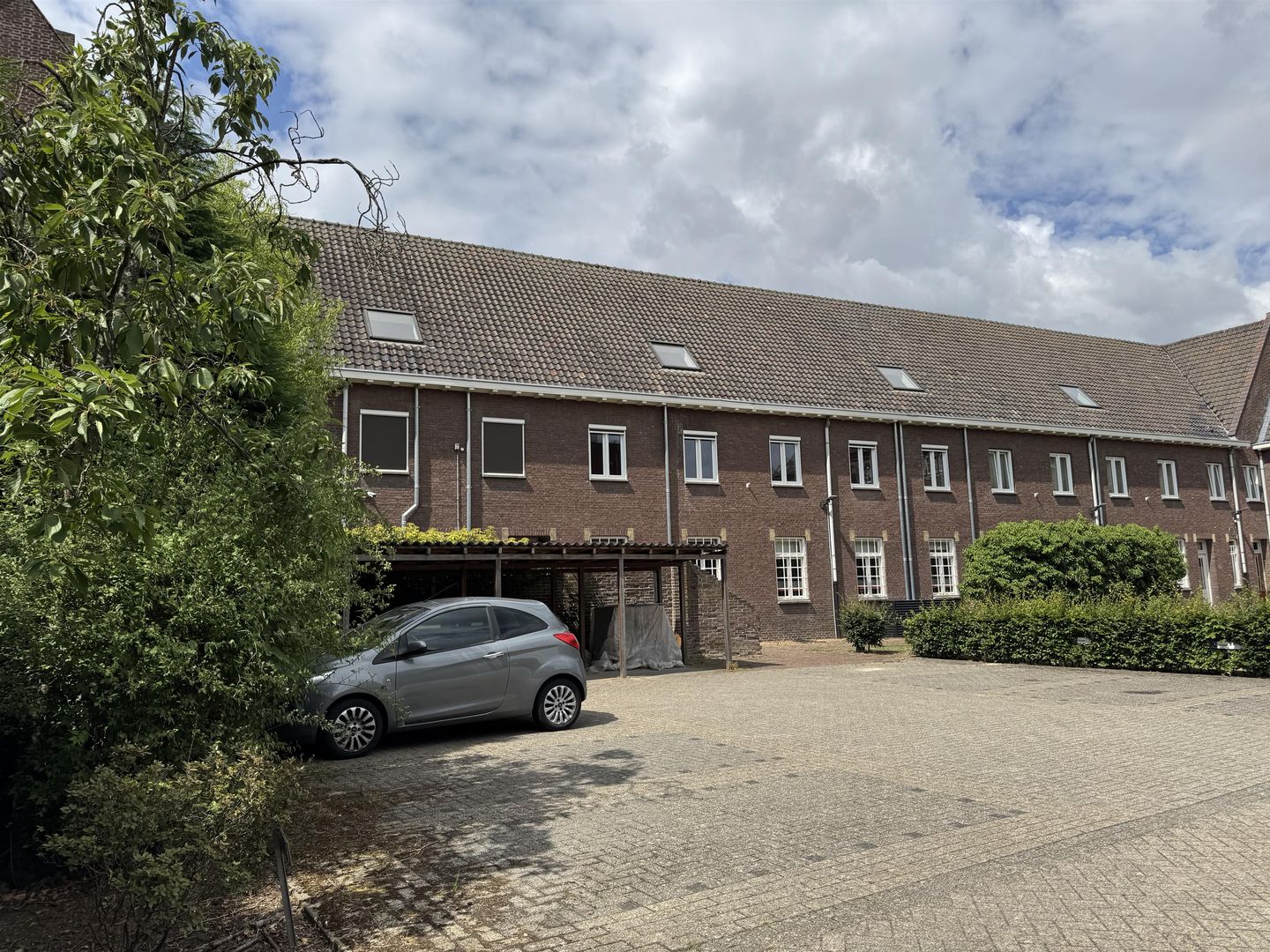 View photo 2 of Putgraaf 3