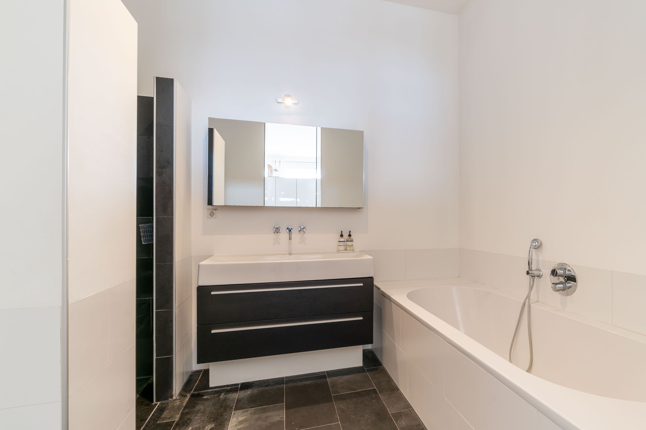 Foto 30 van Gevers Deynootweg 27-B