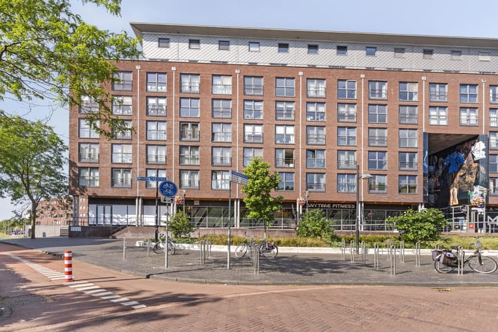 Foto 2 van Middeldijkerplein 131