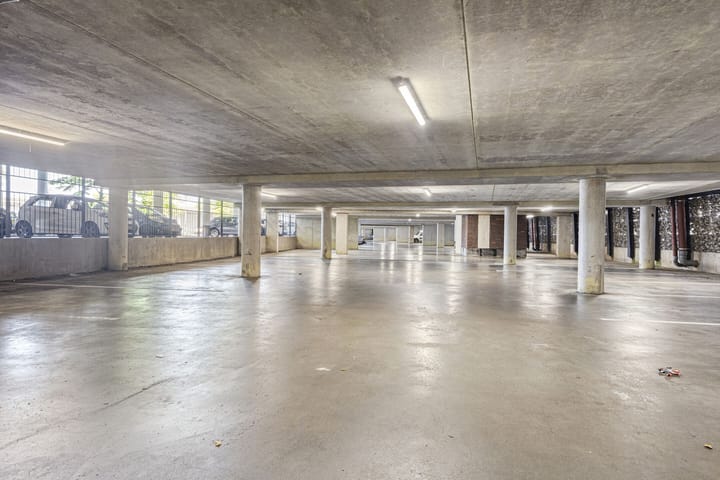 Foto 5 van Middeldijkerplein 131