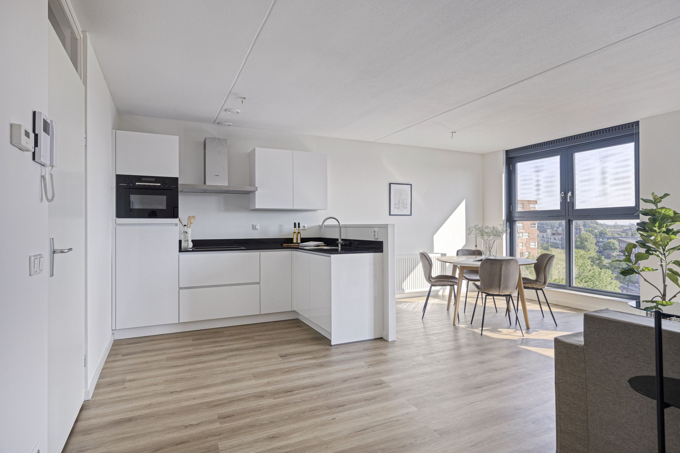 Foto 12 van Middeldijkerplein 131