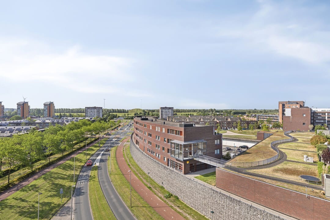 Foto 23 van Middeldijkerplein 131