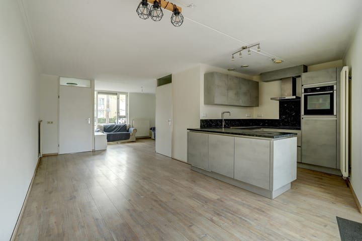 Foto 6 van Albert Camuslaan 11