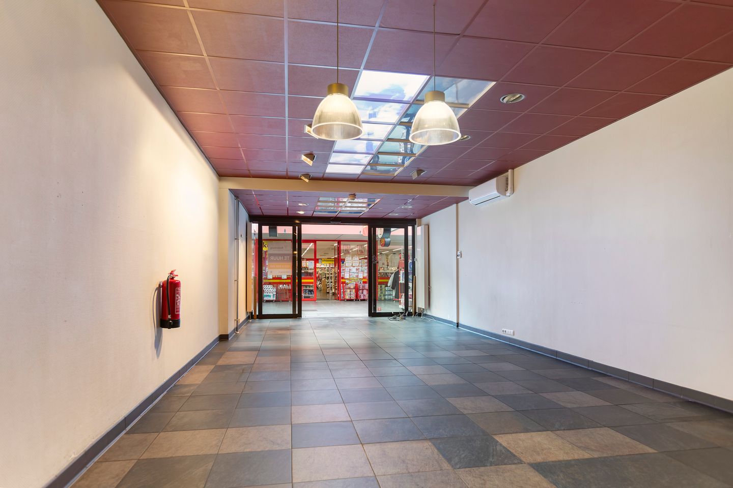 Bekijk foto 2 van Korianderplein 19