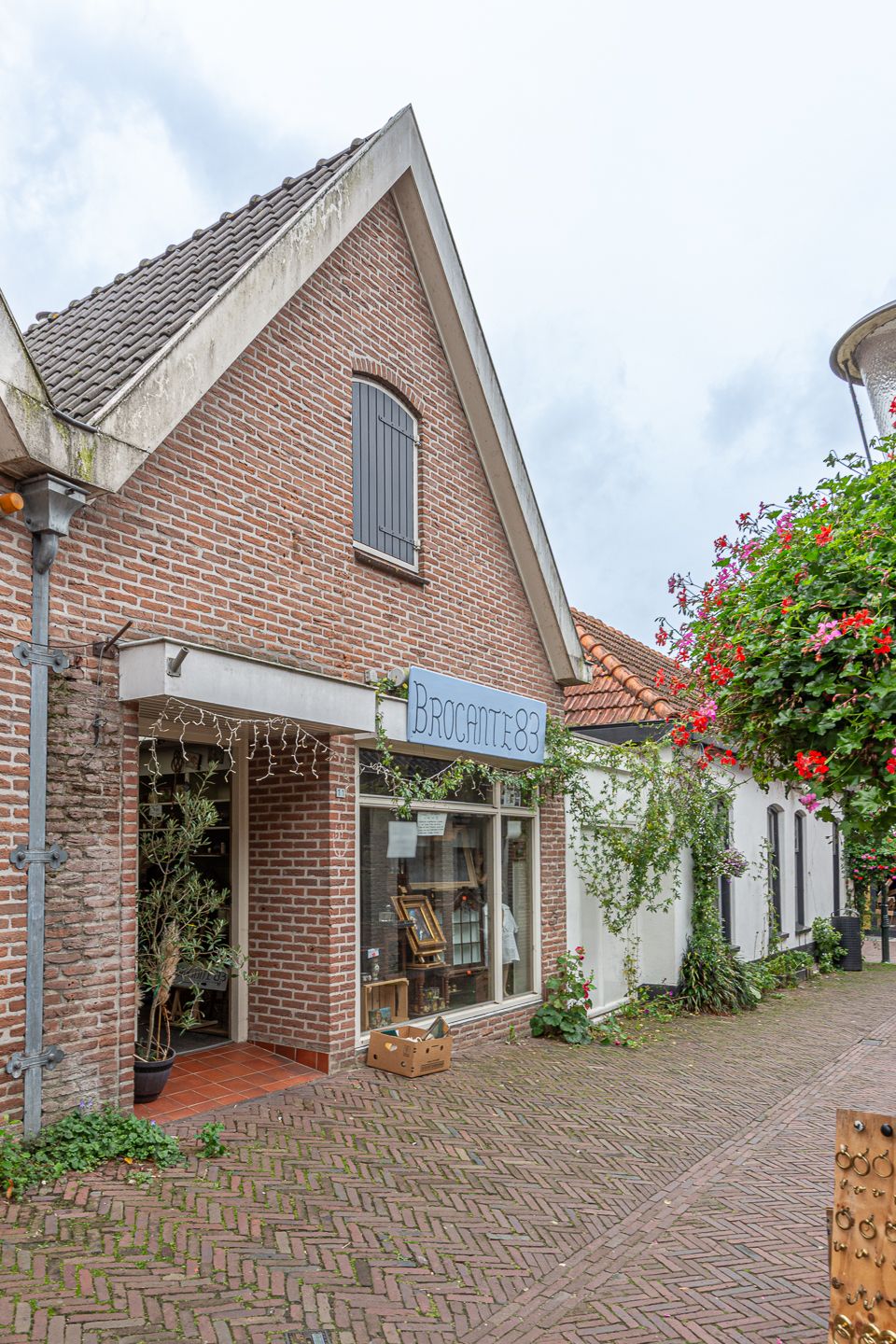 View photo 3 of Kerkstraat 11