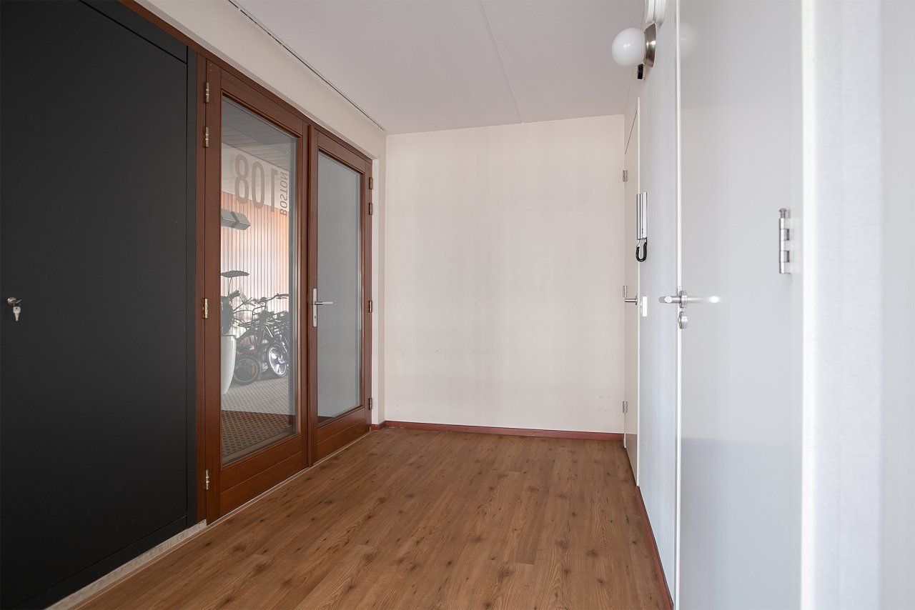 Foto 14 van Purperhoedenveem 122