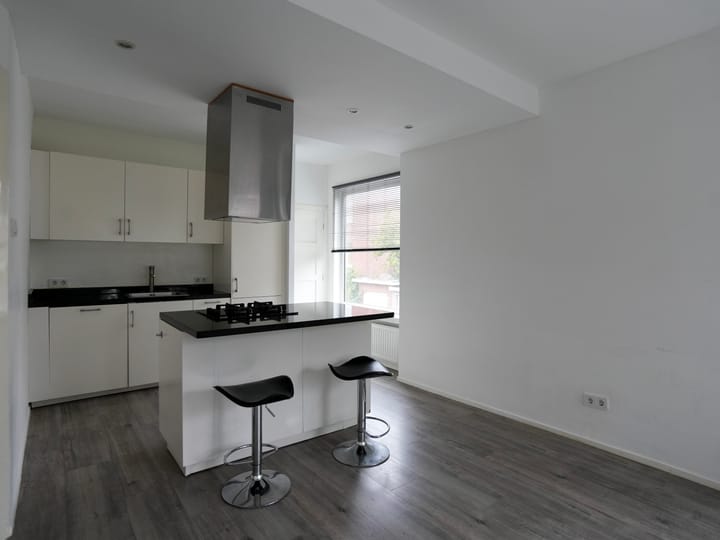 Foto 12 van Aarnout Drostlaan 61