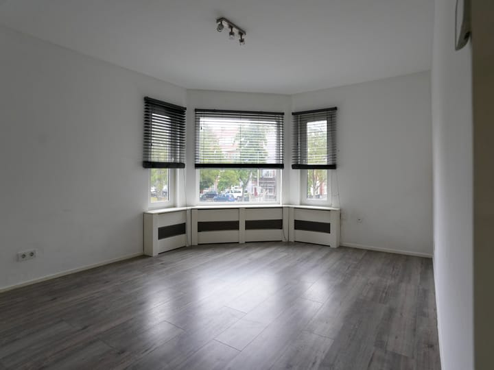 Foto 30 van Aarnout Drostlaan 61