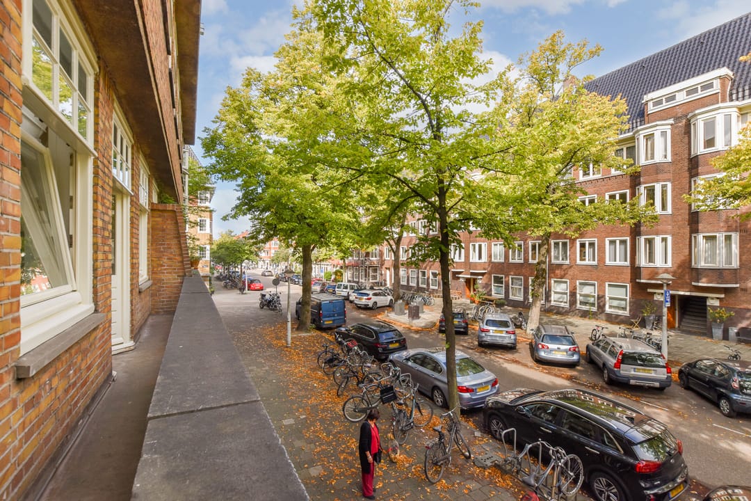 Photo 11 of Deurloostraat 33-1