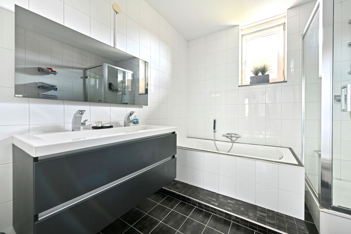 Foto 25 van L.A. Braakstraat 1