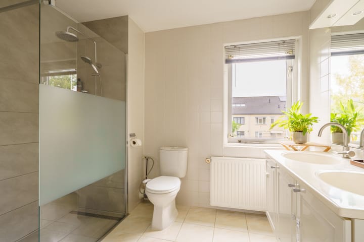 Foto 20 van Lotusbloemweg 90