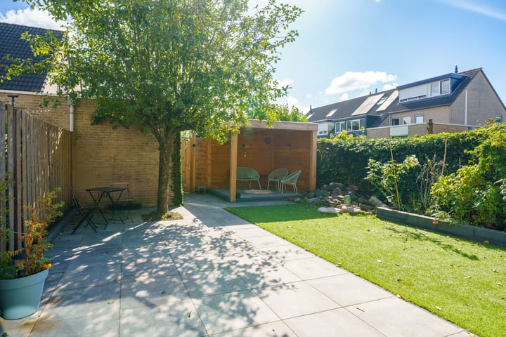 Foto 28 van Lotusbloemweg 90