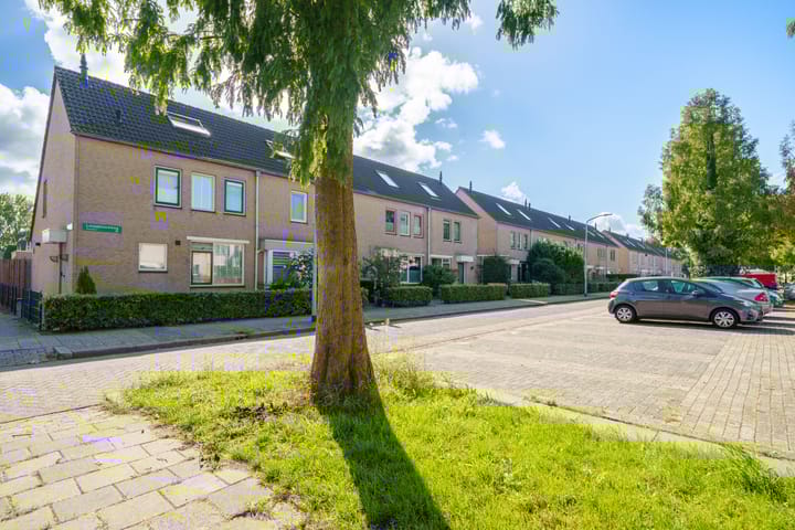 Foto 38 van Lotusbloemweg 90