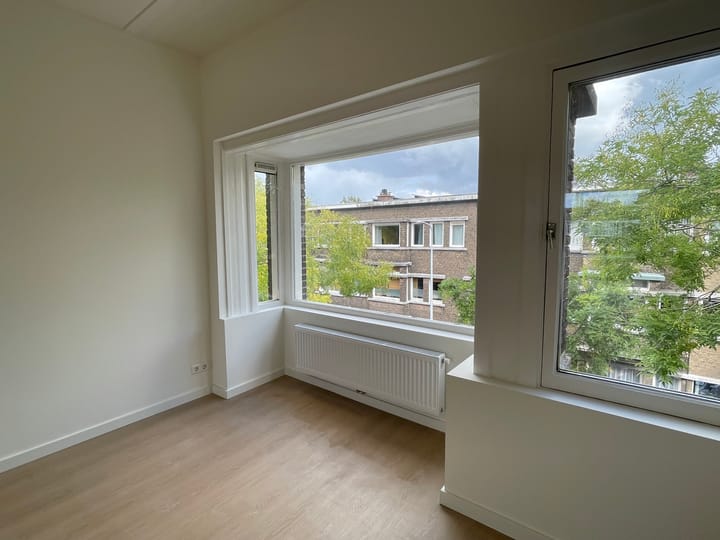 Foto 2 van Van Heutszstraat 171