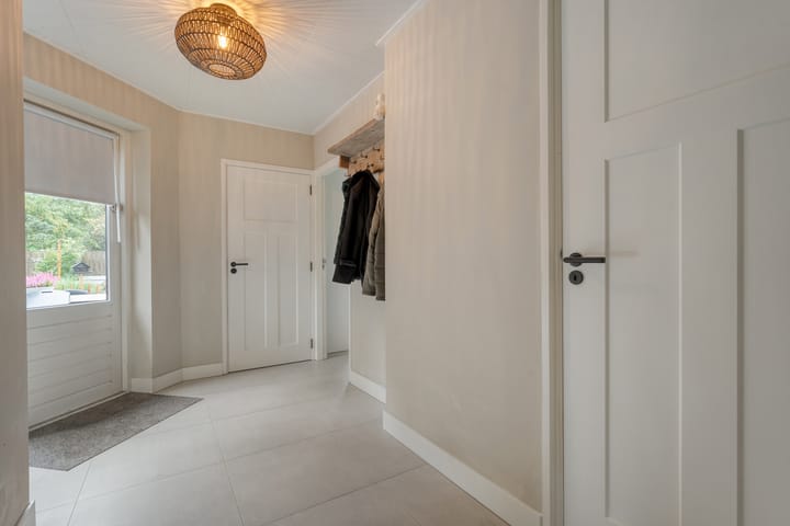 Photo 9 of Dorpsstraat 18