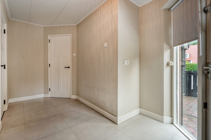 Photo 10 of Dorpsstraat 18