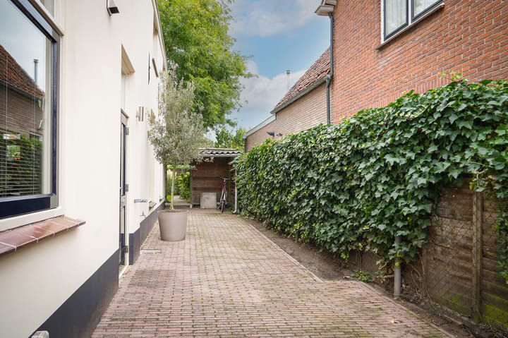 Photo 35 of Aart Robberstraat 7