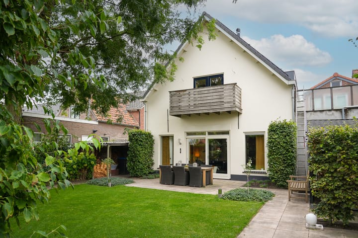 Photo 36 of Aart Robberstraat 7