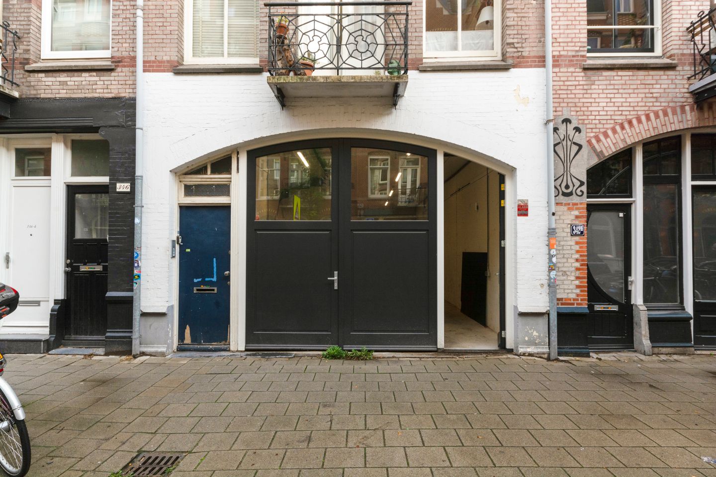 View photo 2 of Rustenburgerstraat 344-H