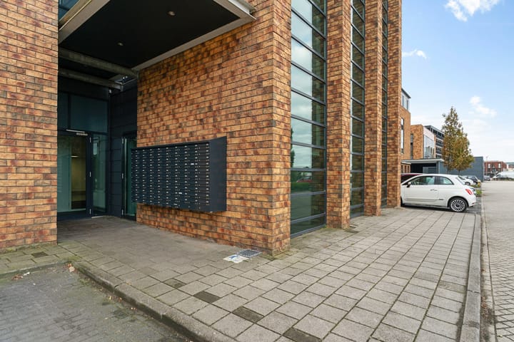 Photo 12 of Fascinatio Boulevard 890-S