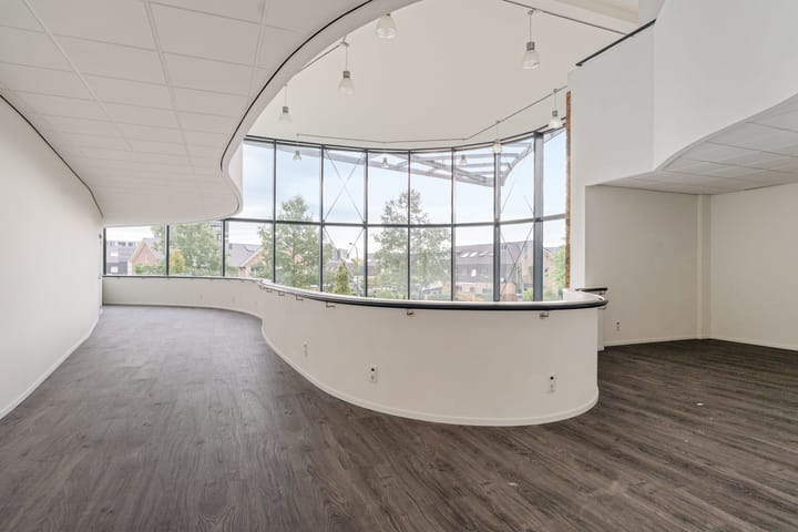 Photo 18 of Fascinatio Boulevard 890-S