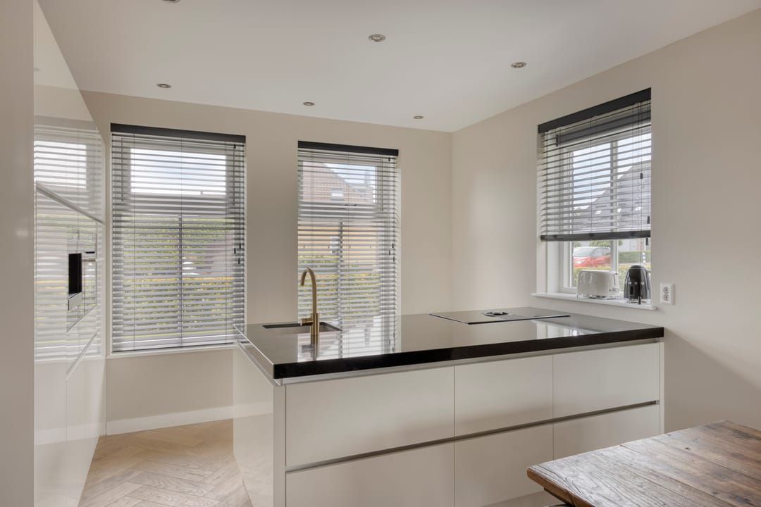 Photo 11 of Oosteinderweg 5