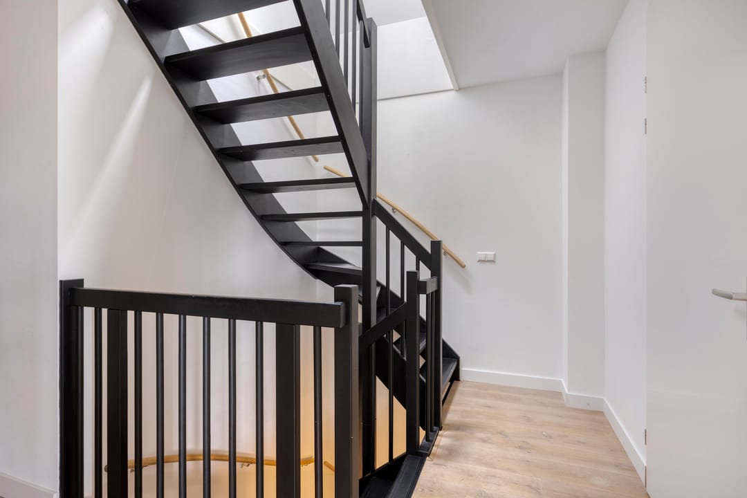 Photo 16 of Oosteinderweg 5