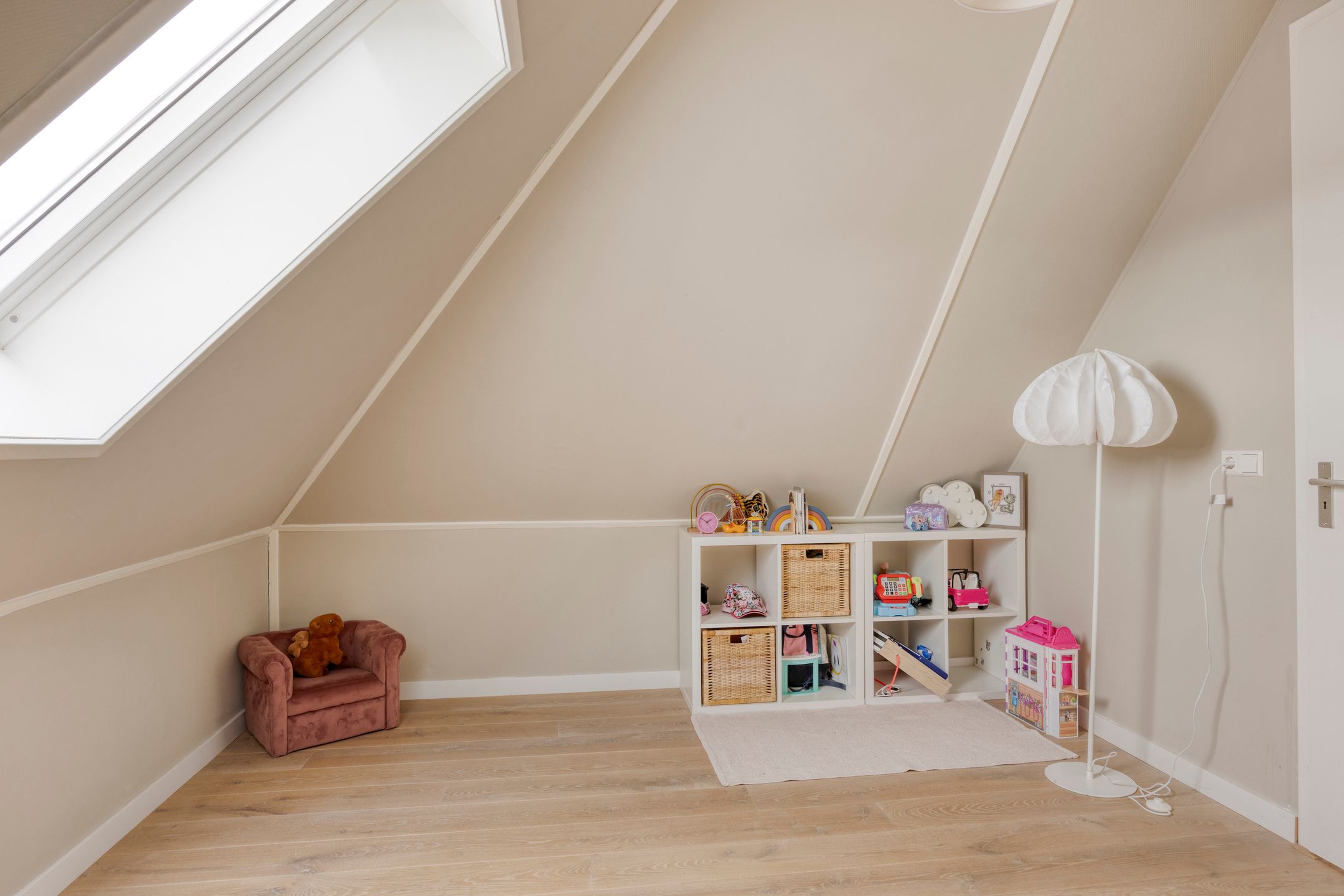 Photo 30 of Oosteinderweg 5