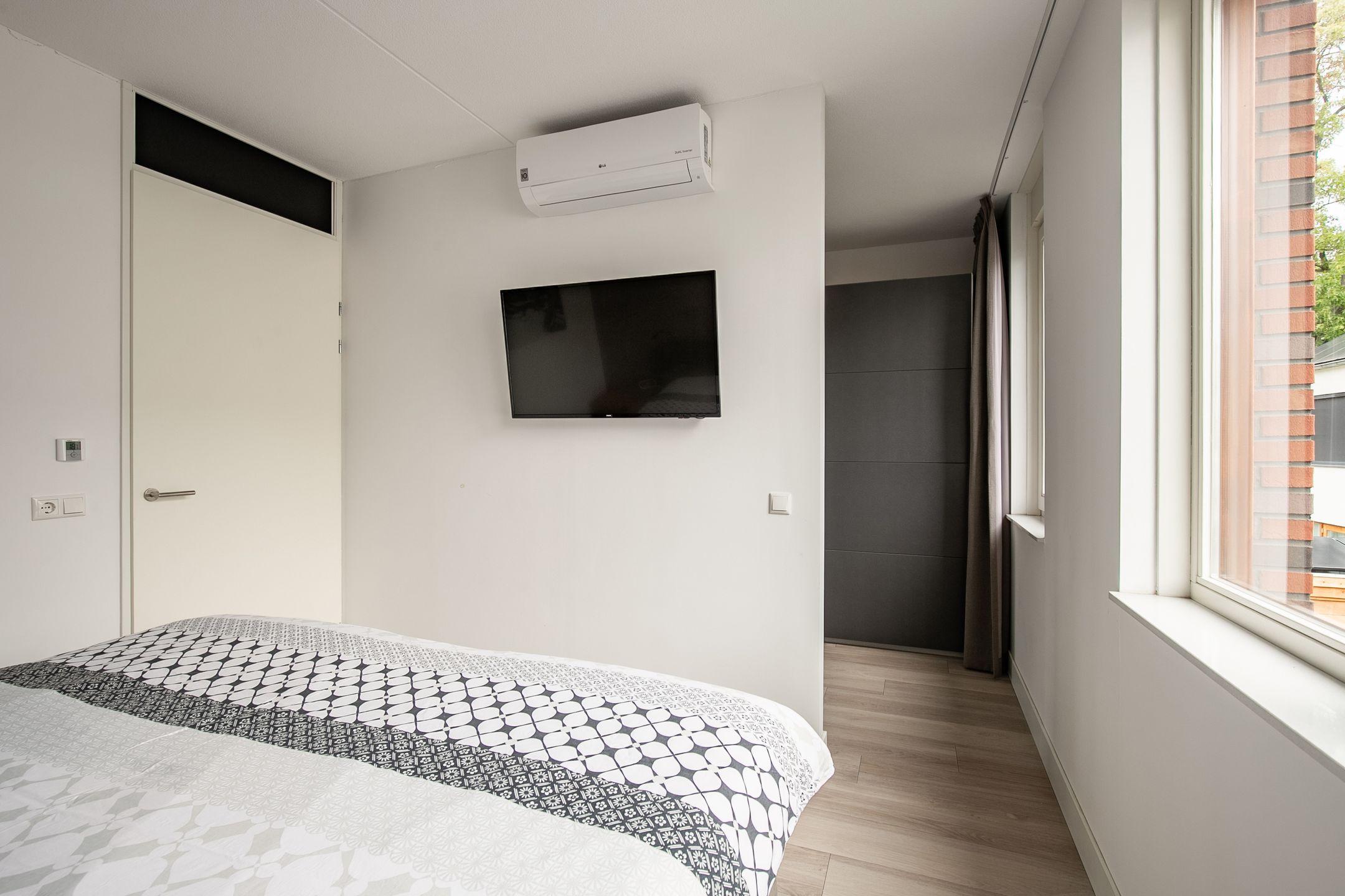 Photo 15 of Dokter Landmanstraat 3