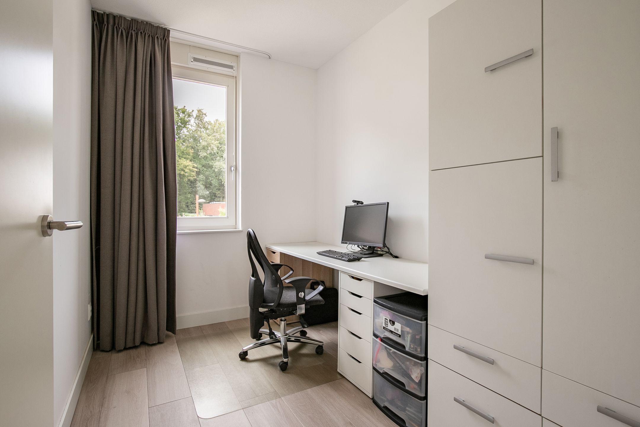 Photo 18 of Dokter Landmanstraat 3