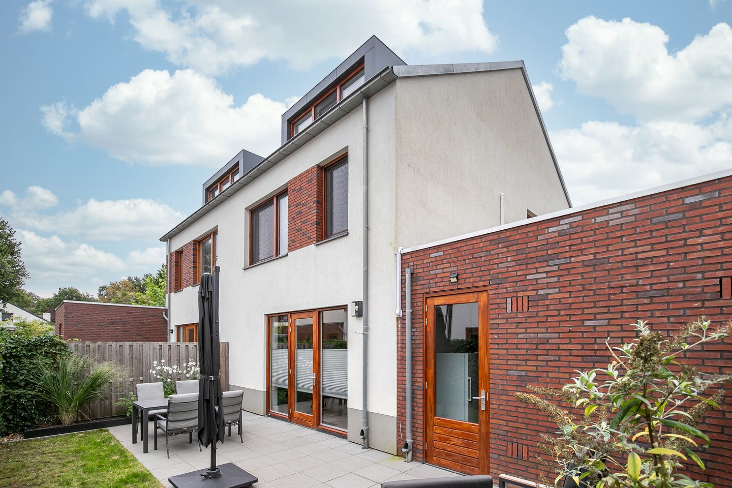 Photo 25 of Dokter Landmanstraat 3