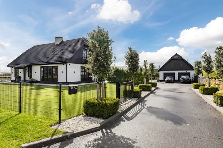 Photo 1 of Halve Raak 49