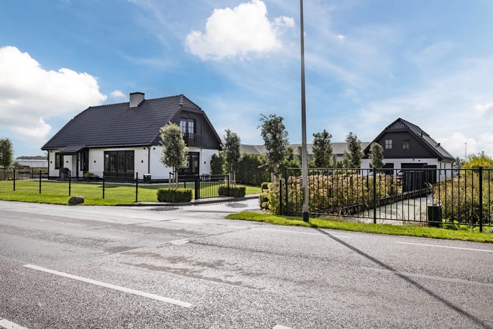 Photo 4 of Halve Raak 49