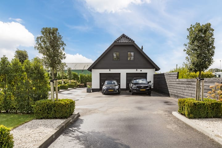 Photo 6 of Halve Raak 49