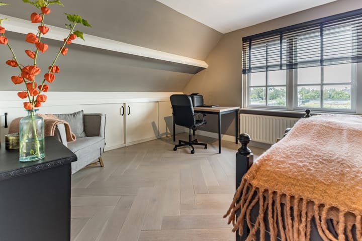 Photo 32 of Halve Raak 49