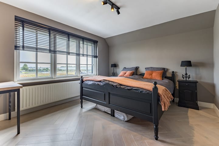 Photo 34 of Halve Raak 49