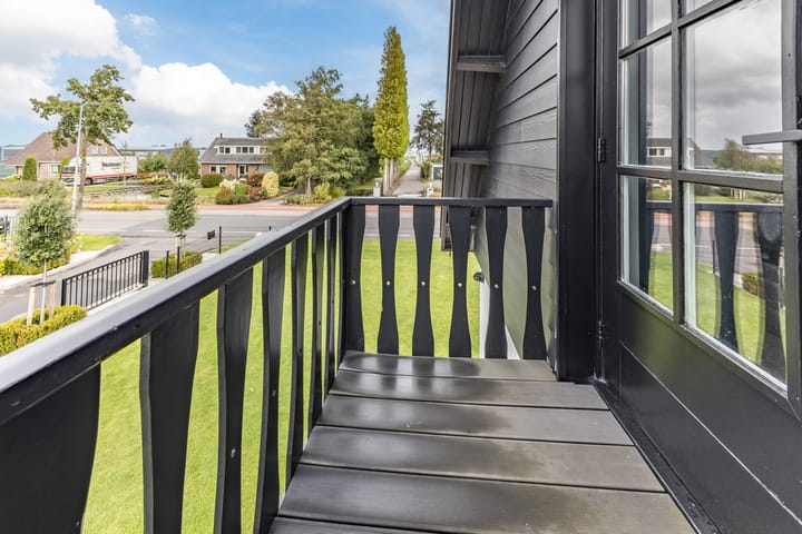 Photo 47 of Halve Raak 49