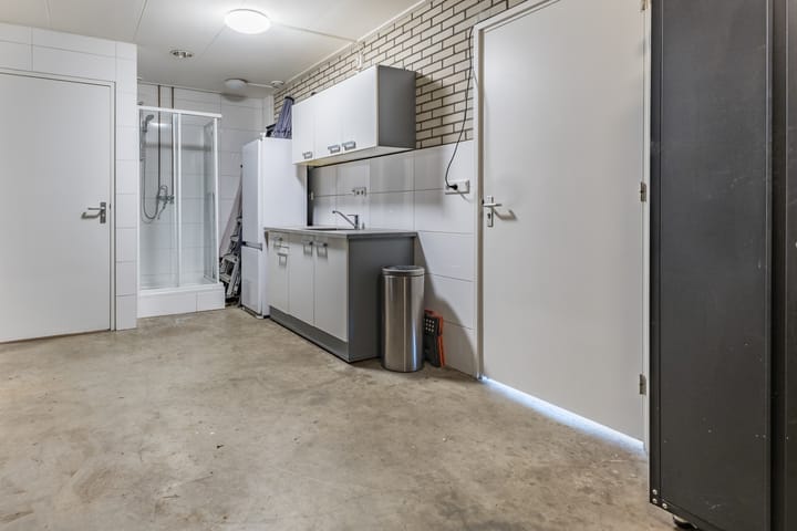 Photo 58 of Halve Raak 49